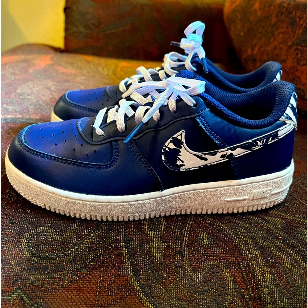 Boys shoes